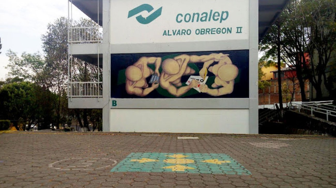 Maestro descubre a estudiante del Conalep con drogas