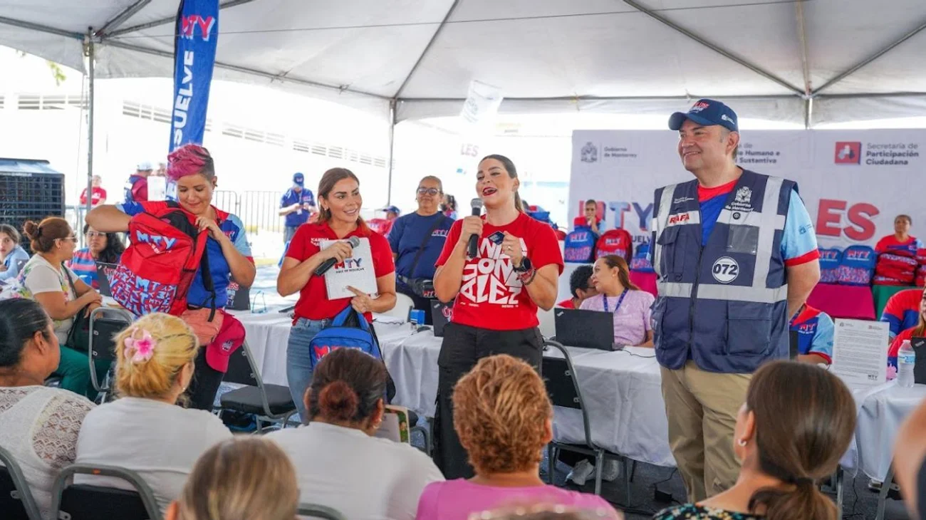 Extienden_un_dia_la_entrega_de_utiles_en_Monterrey_d5a0df0824