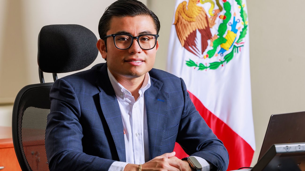 Fortalece Arratia agenda social en NL como secretario de Igualdad