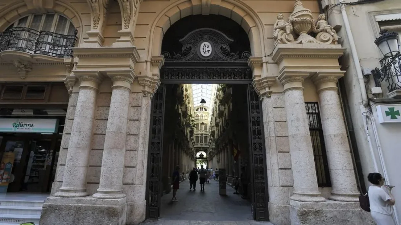 Fachada_del_Pasaje_Lodares_de_Albacete_1_b743bcf570