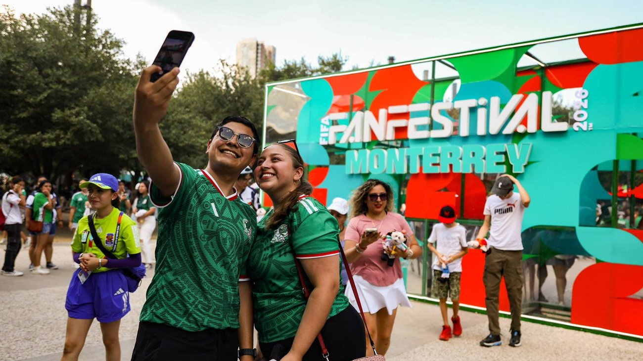 Comienza fiesta en Fundidora previo al Mexico vs Corea del Sur