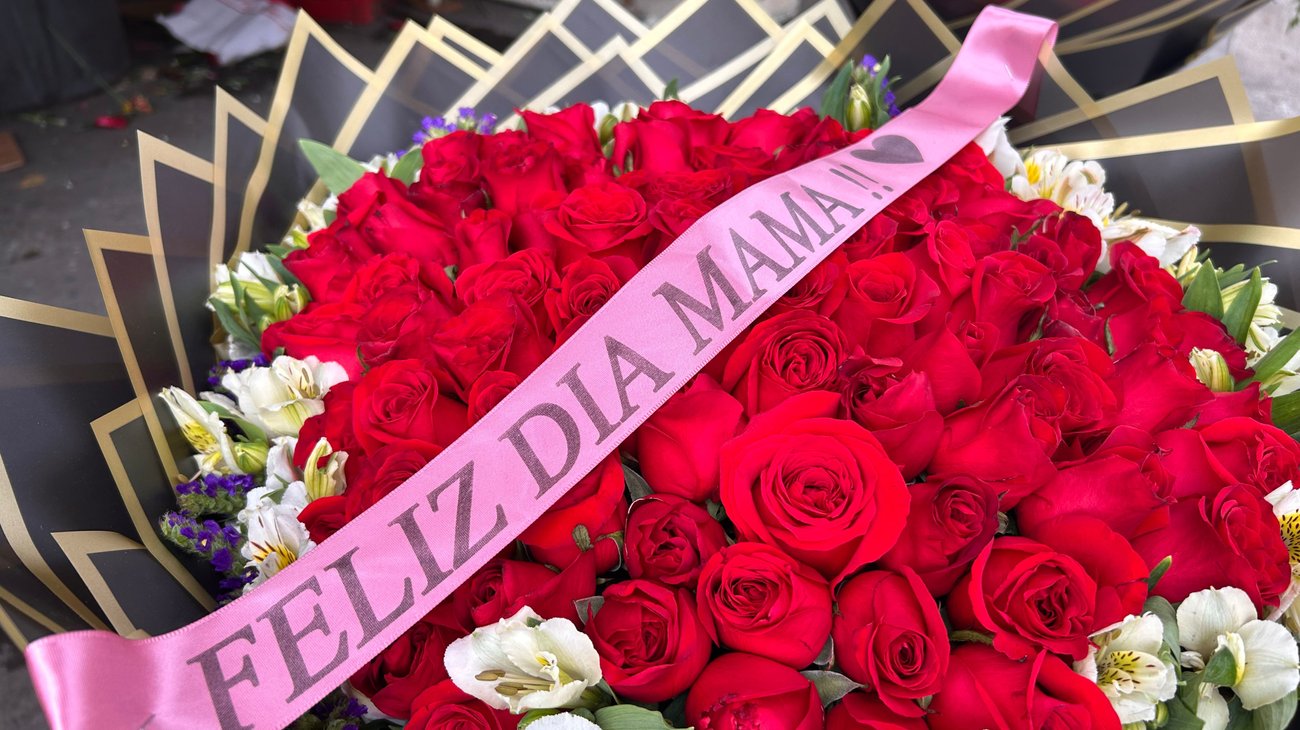 Venta de flores aumenta previo al Día de las Madres