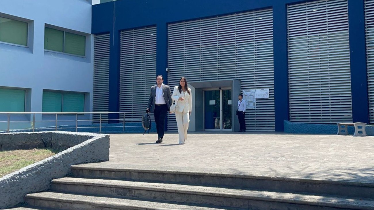 Colabora Lorenia con Fiscalía tras accidente de escenario