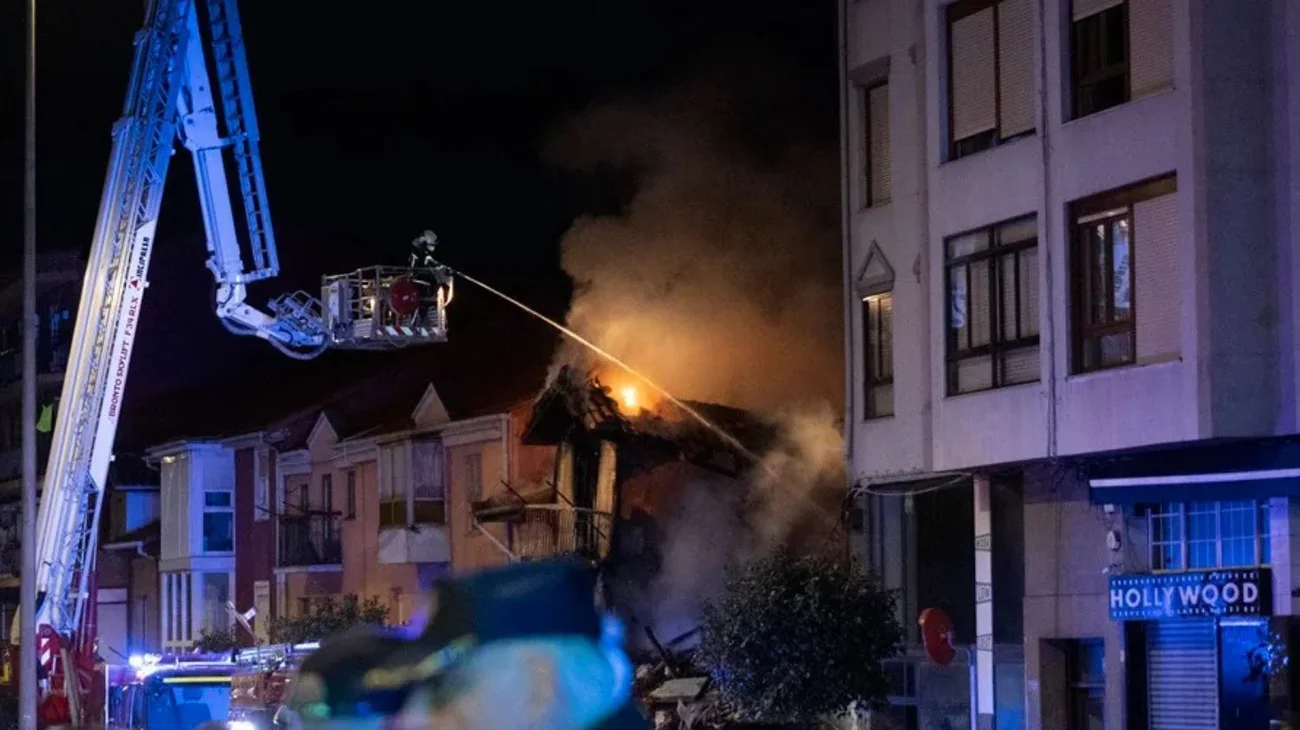 Derrumbe de edificio en Santander deja tres muertos