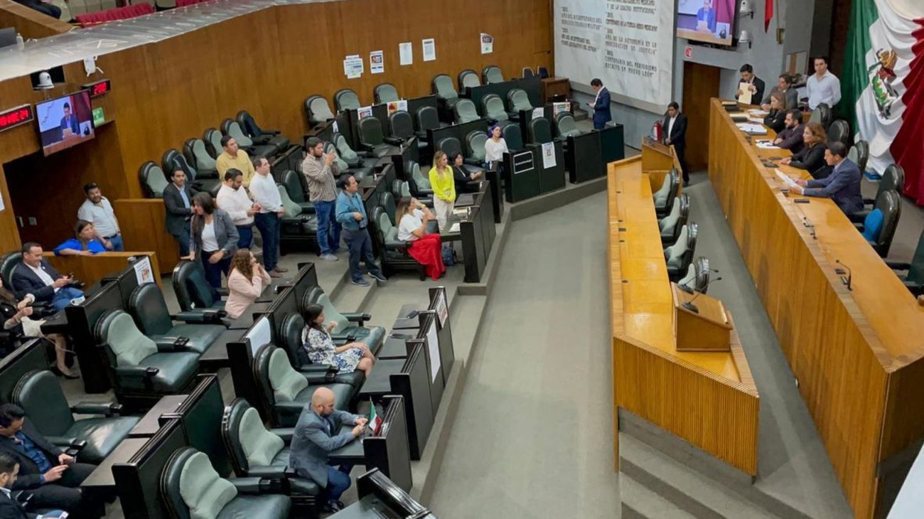 IEENL marca reglas para buscar reelección por otro partido