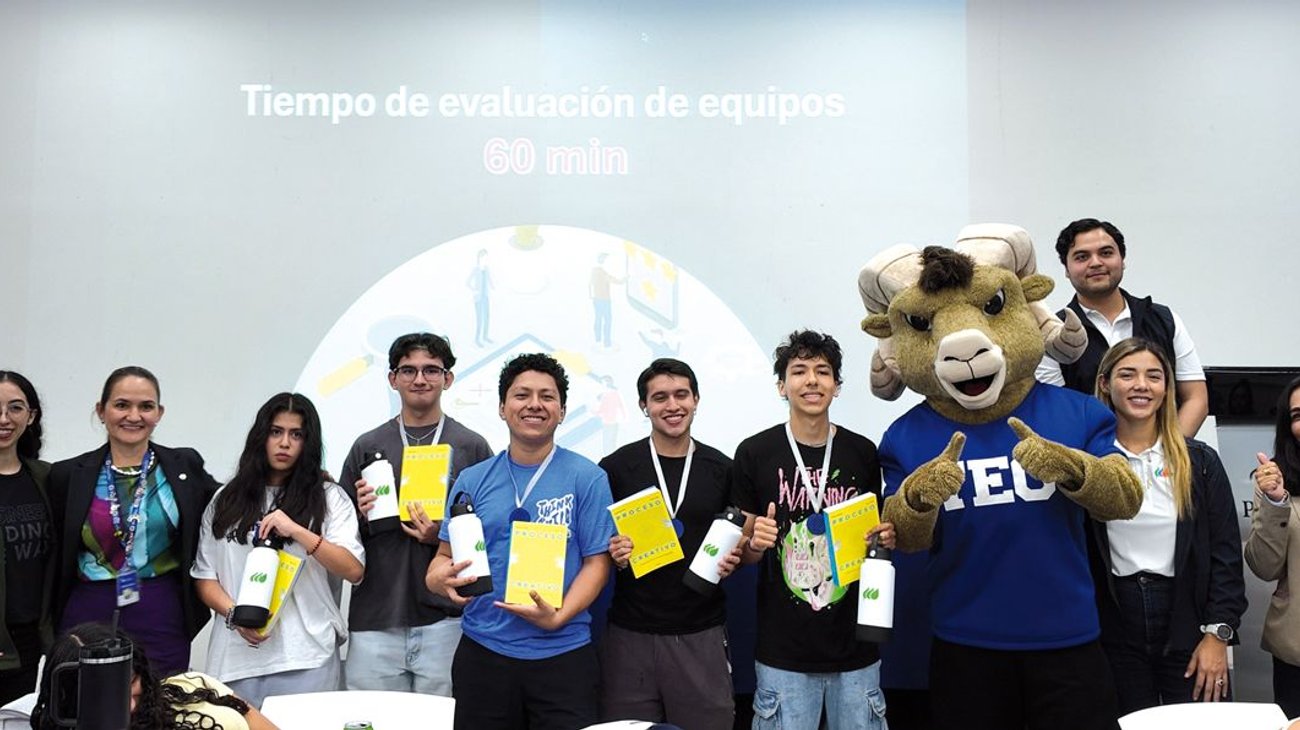 Foto_3_El_hackathon_forma_part_e1d7b58b5d