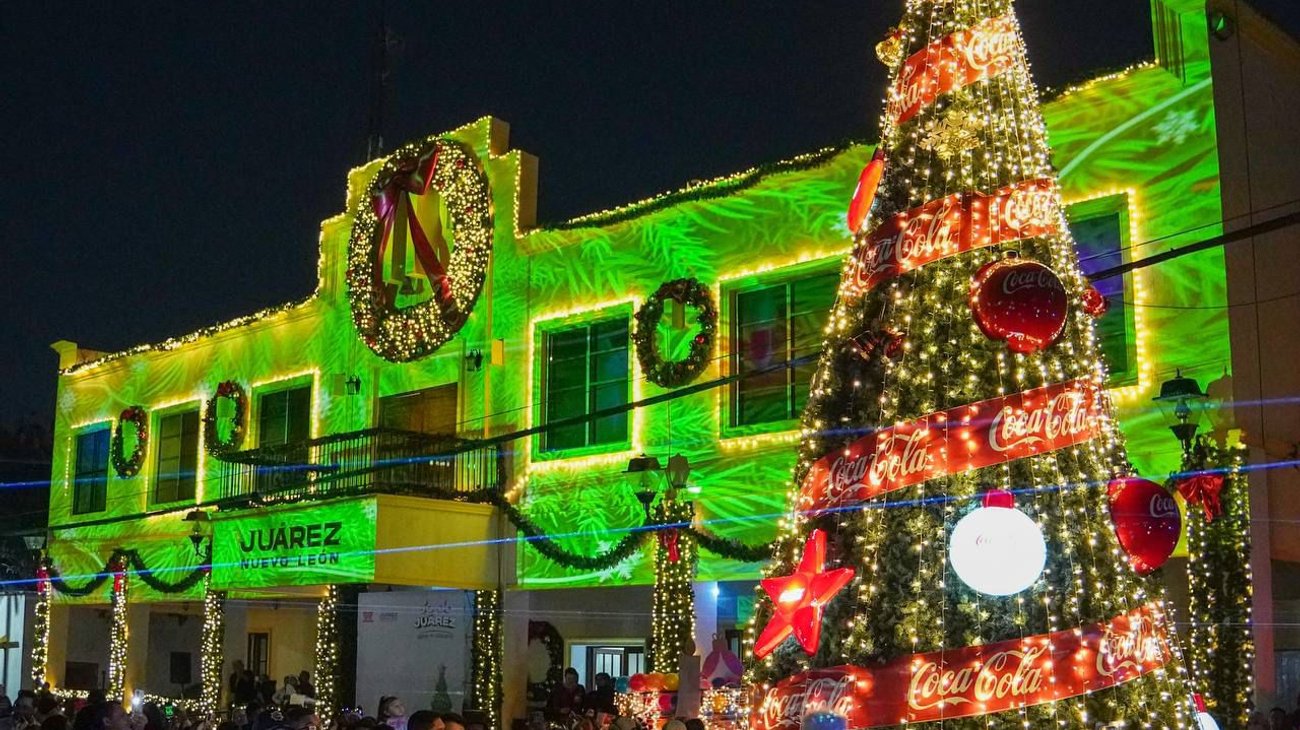Arranca Juárez la temporada navideña con encendido del pino