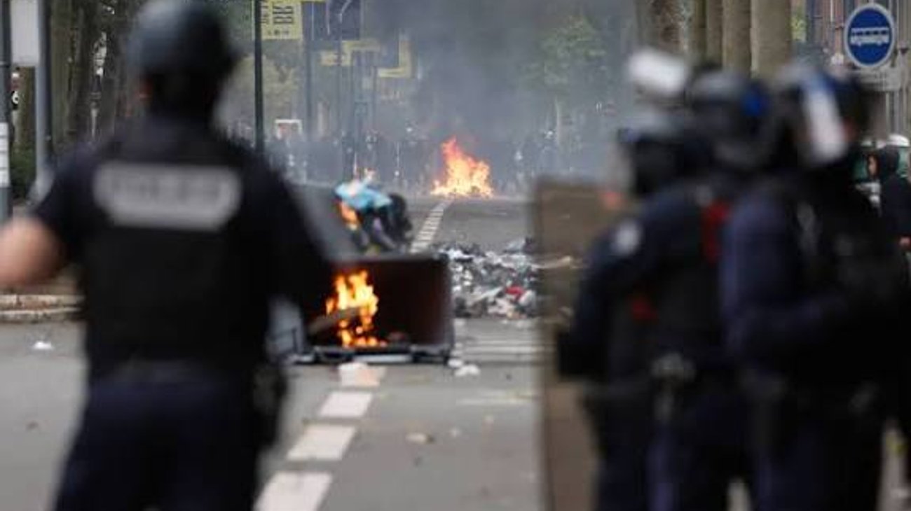 Francia reporta 135 detenidos en protestas con menos incidentes