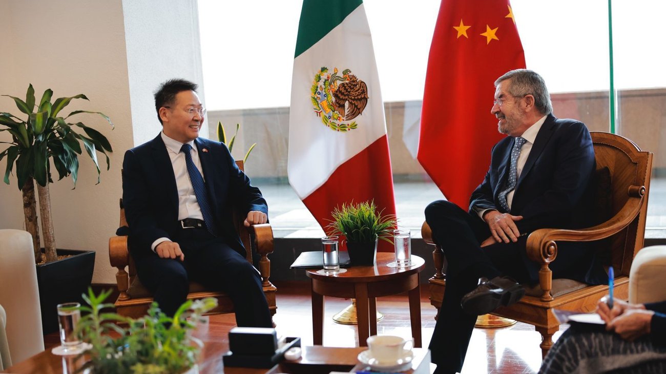 G0r_OQ_8_WIAA_Dv_E4_b395832c36