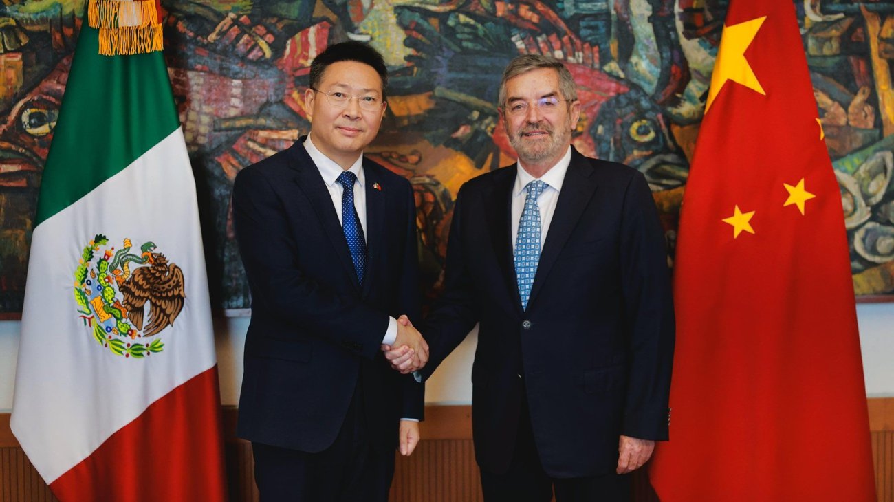 Canciller se reúne con el embajador de China en México