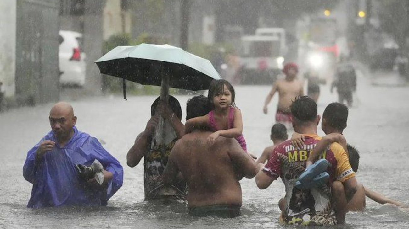 Elevan a 10 muertos por tifón Bualoi tras su paso por Filipinas