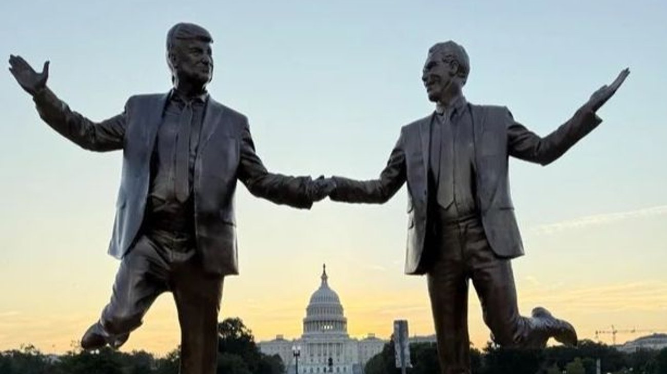 Aparece escultura satírica de Trump y Epstein en Washington