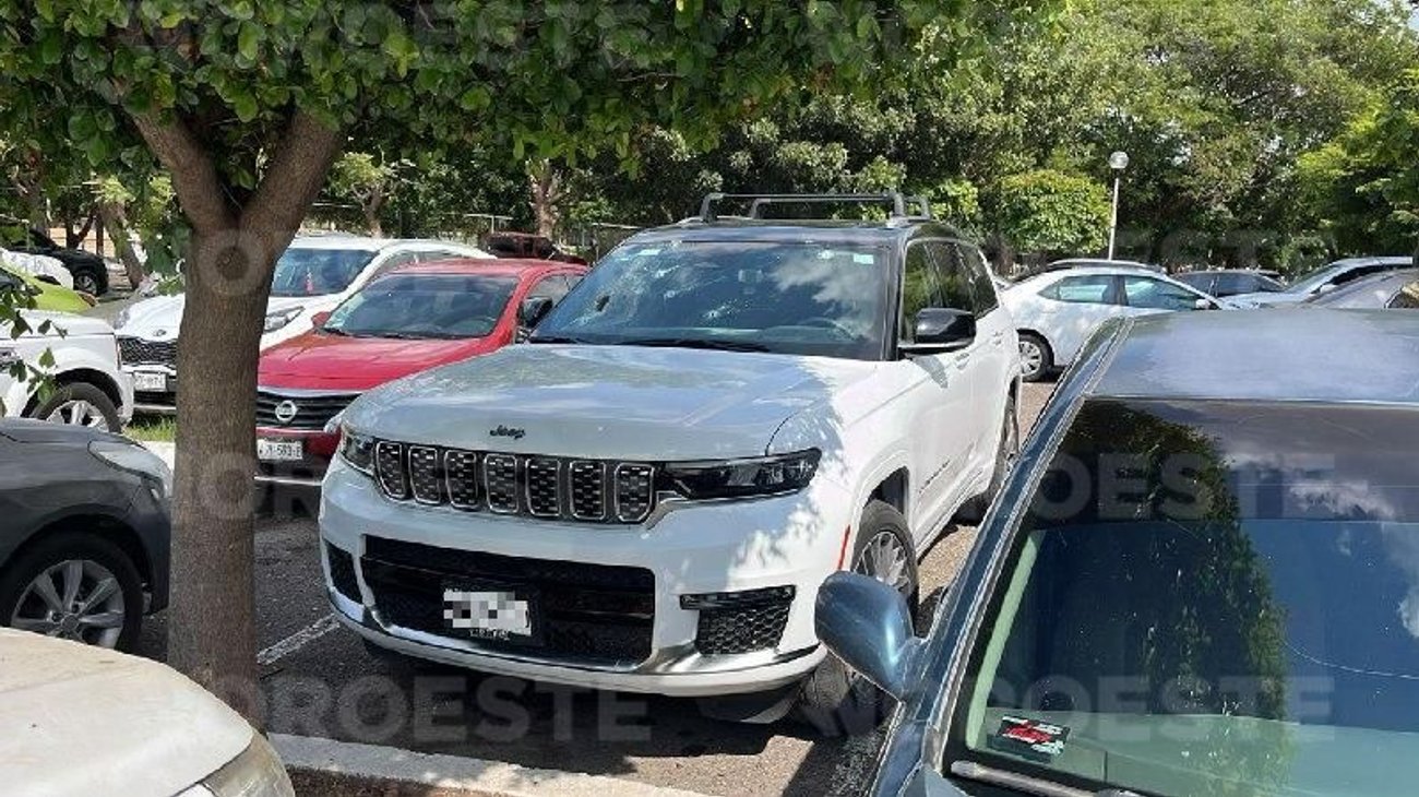 Atacan camioneta de hija del gobernador de Sinaloa