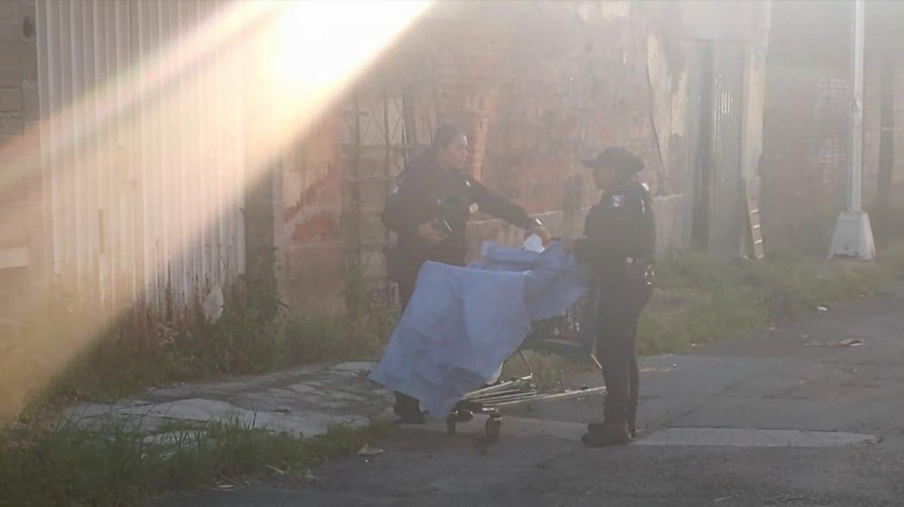 Identifican cuerpo hallado en carrito de supermercado en Puebla