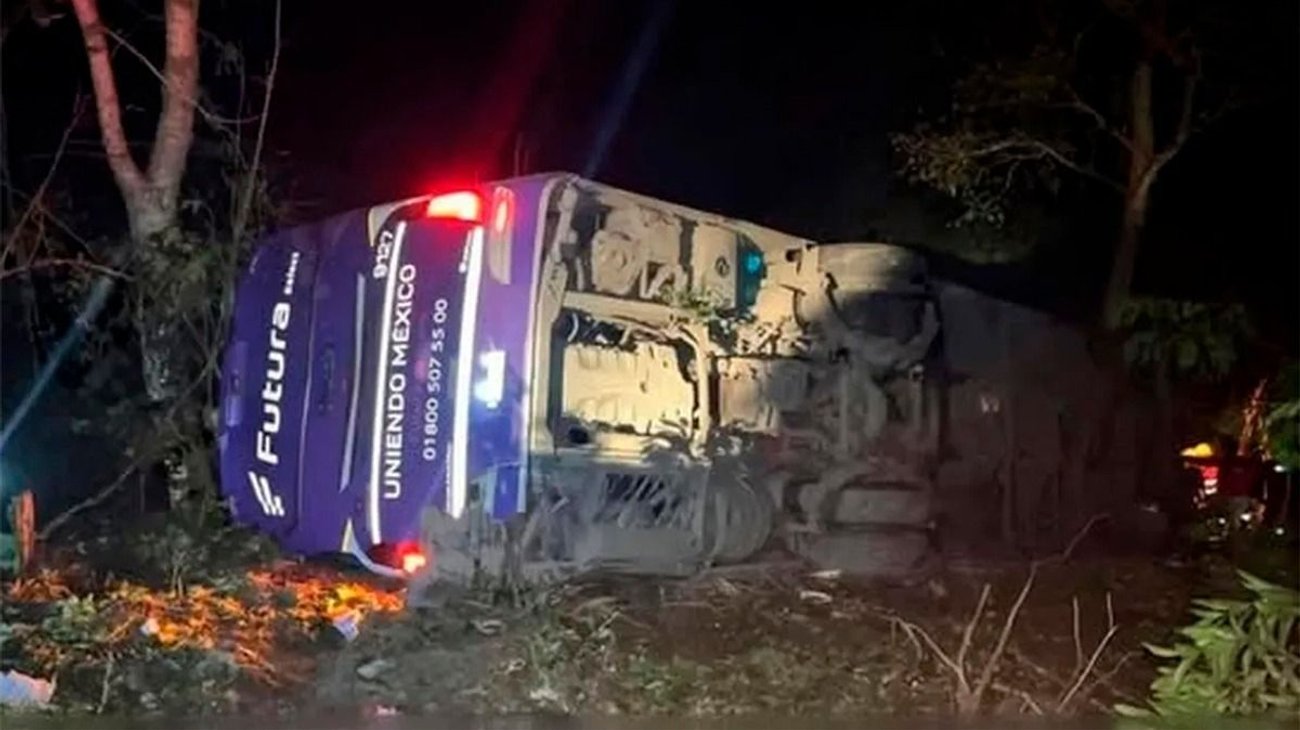 G8_Ea_A4_QXAA_Ilz_OU_4639455244