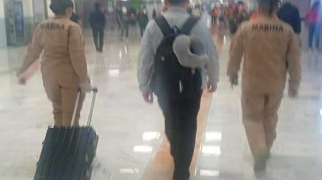 Cae pasajero chino con 10 kg de metanfetamina en el AICM