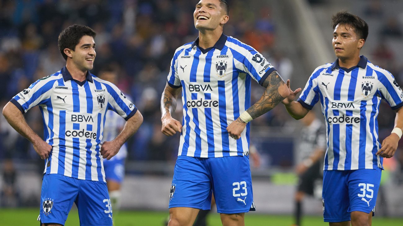 Rayados golea y elimina sin problemas al Comunicaciones