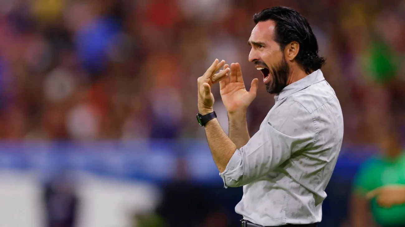 Confirma Chivas baja del entrenador Gerardo Espinoza