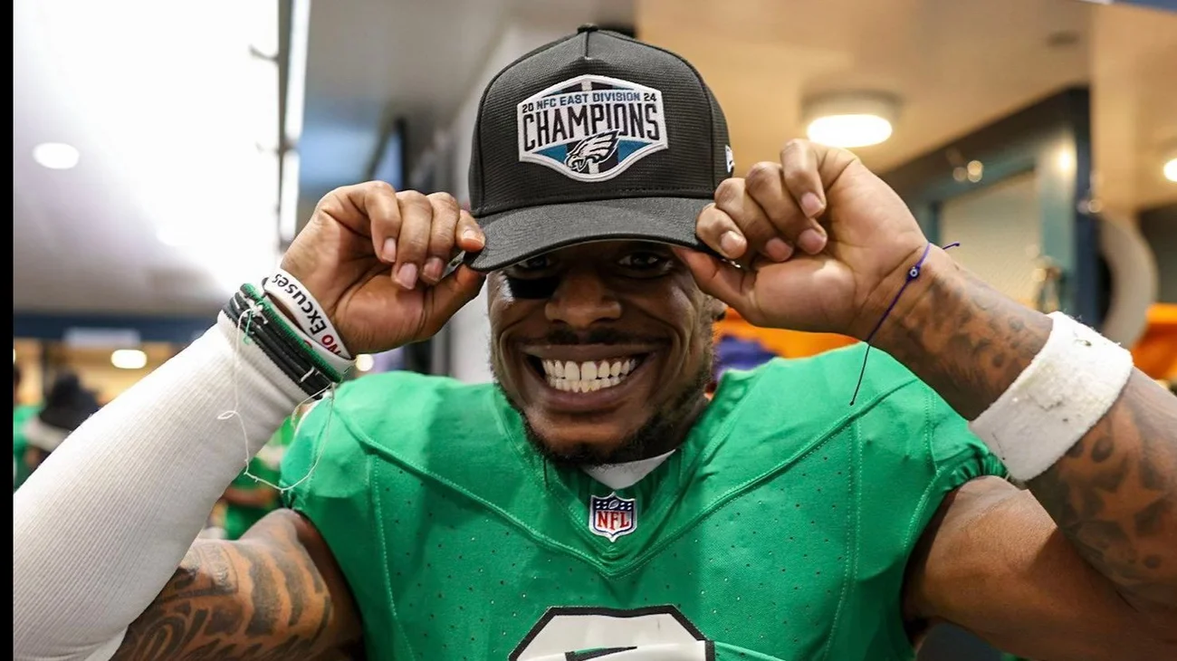 Libro leído por AJ Brown en pleno juego se vuelve 'best seller'