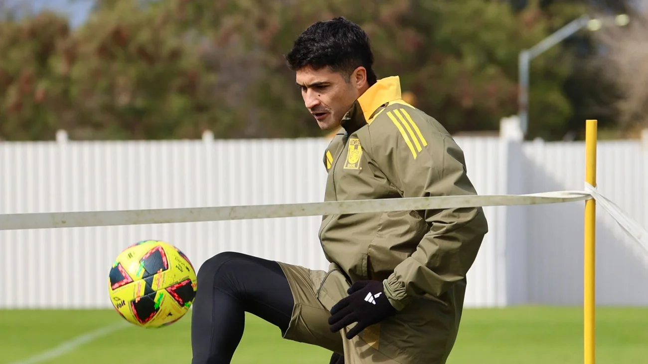 ¡En caída libre! Nico Ibáñez llegó a 11 partidos sin gol