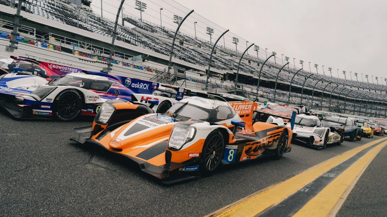 Piloto mexicano, Sebastián Álvarez, gana las 24 horas de Daytona