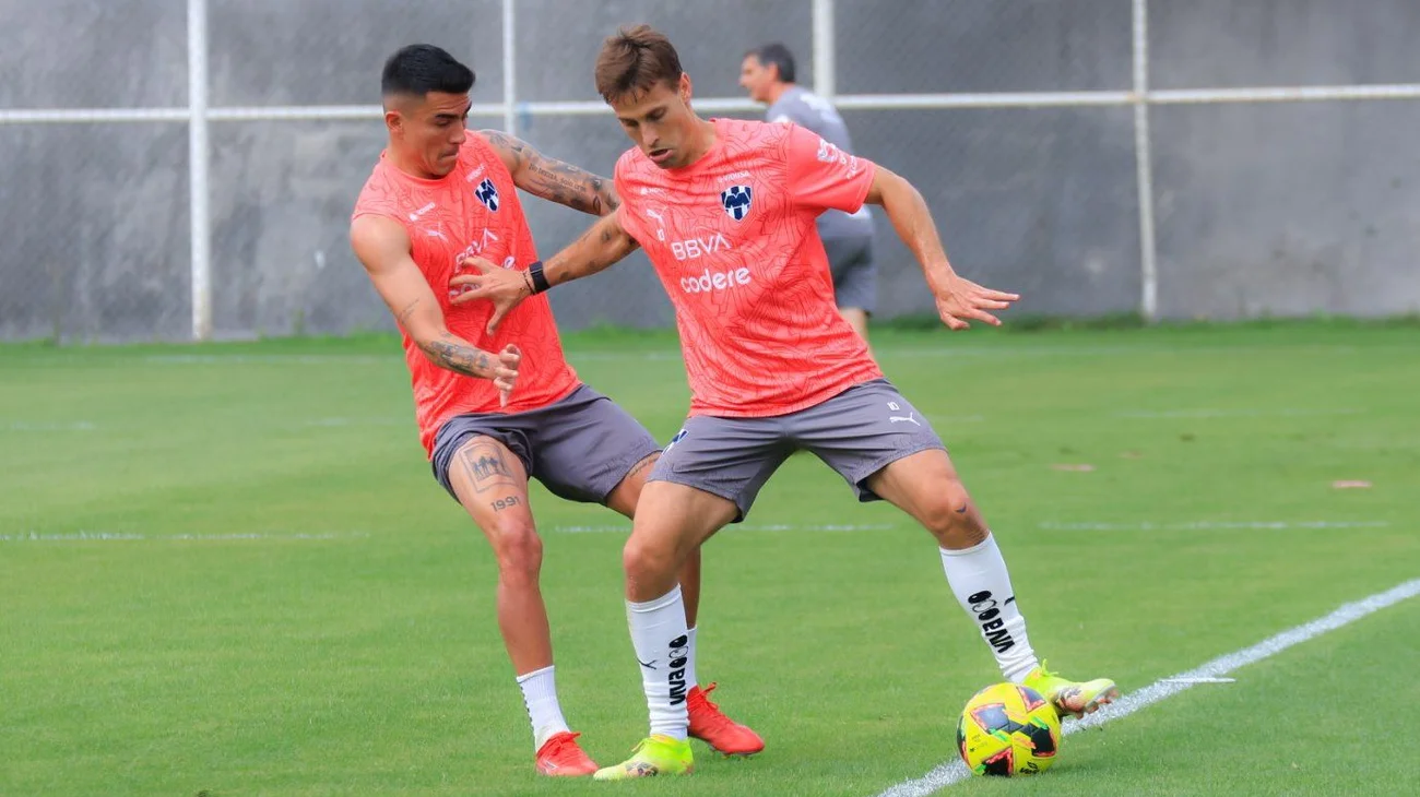 Sergio Canales volvió a entrenar y jugaría frente a Pumas