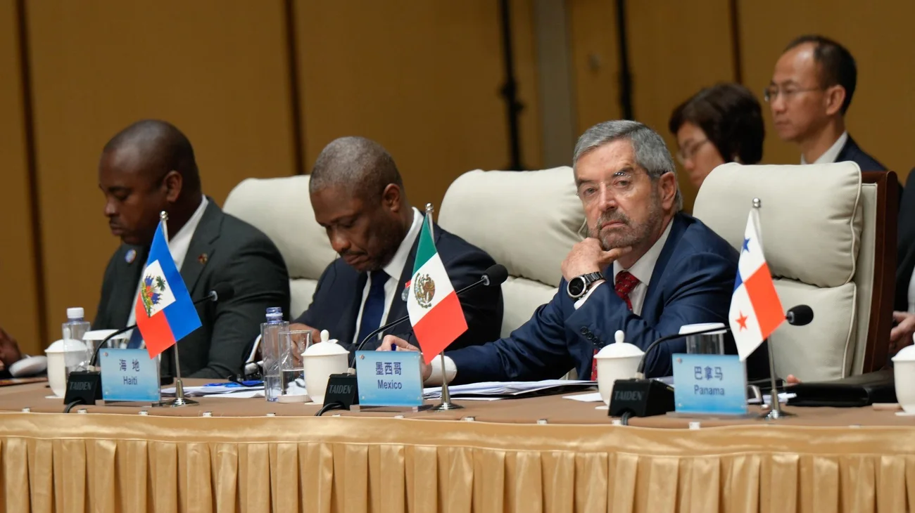 Gq1umqc_WYA_Eh_Bkx_86e94b9f64