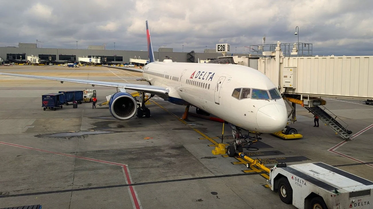 Ala de avión impacta otra aeronave durante maniobra en Atlanta