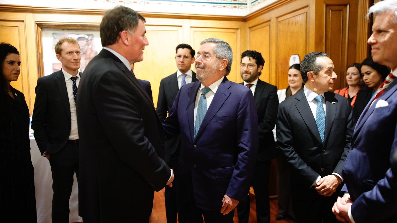 De la Fuente refrenda alianza con empresarios canadienses