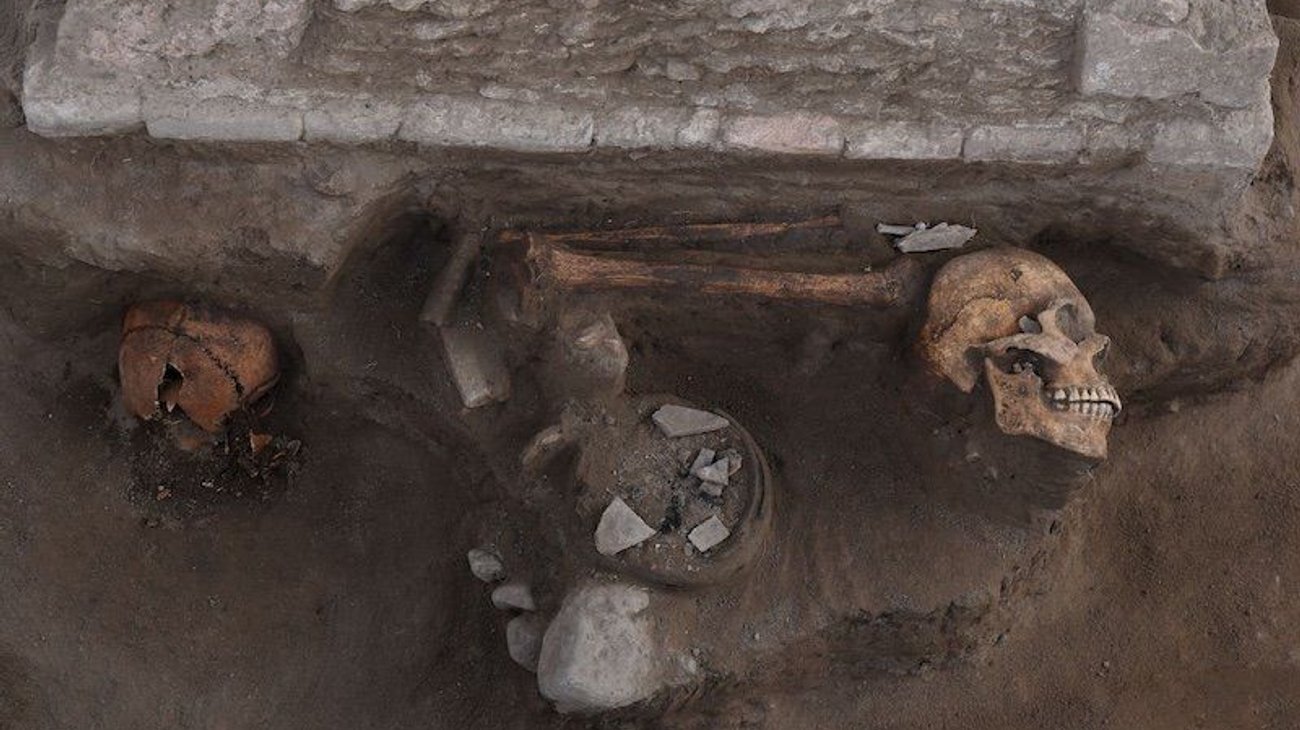 Hallan altar con ofrendas cerca de zona arqueológica de Tula