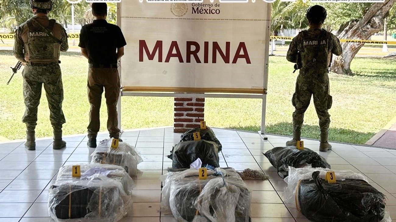Decomisan 265 kg de cocaína frente a costas de Michoacán