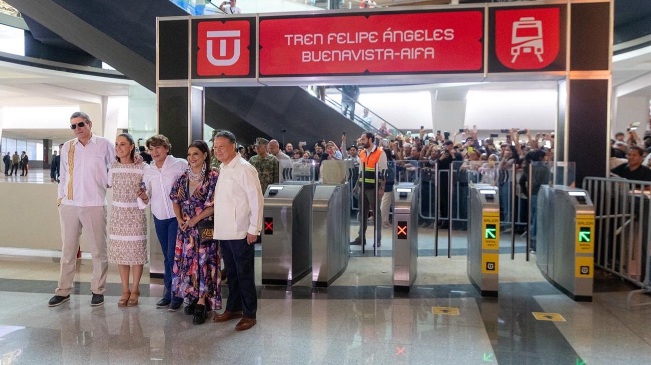 Sheinbaum inaugura tren 'Felipe Ángeles' al AIFA