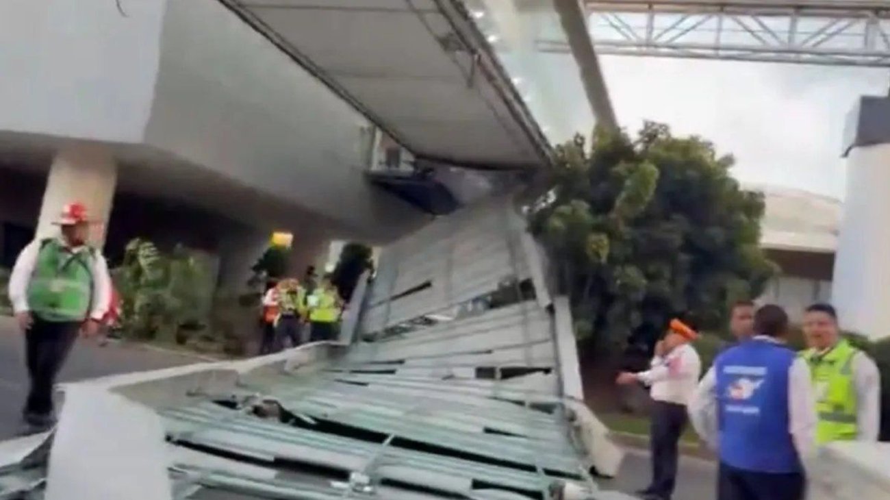 Cae techumbre de puente en aeropuerto de la CDMX
