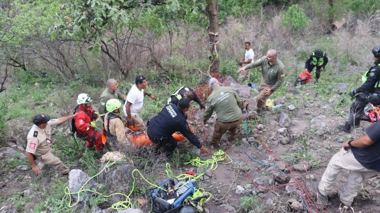 Dos jóvenes caen a un barranco tras huir de un anexo en Zapopan