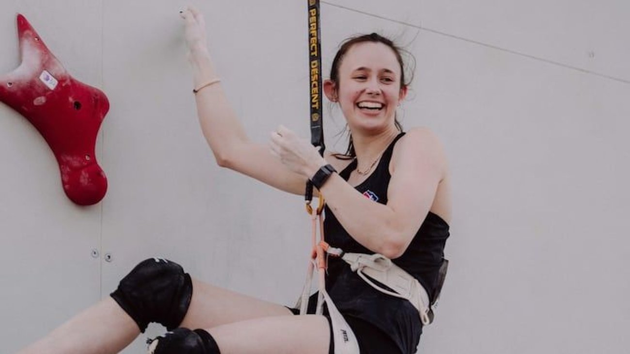 Emma Hunt rompe la barrera de los seis segundos