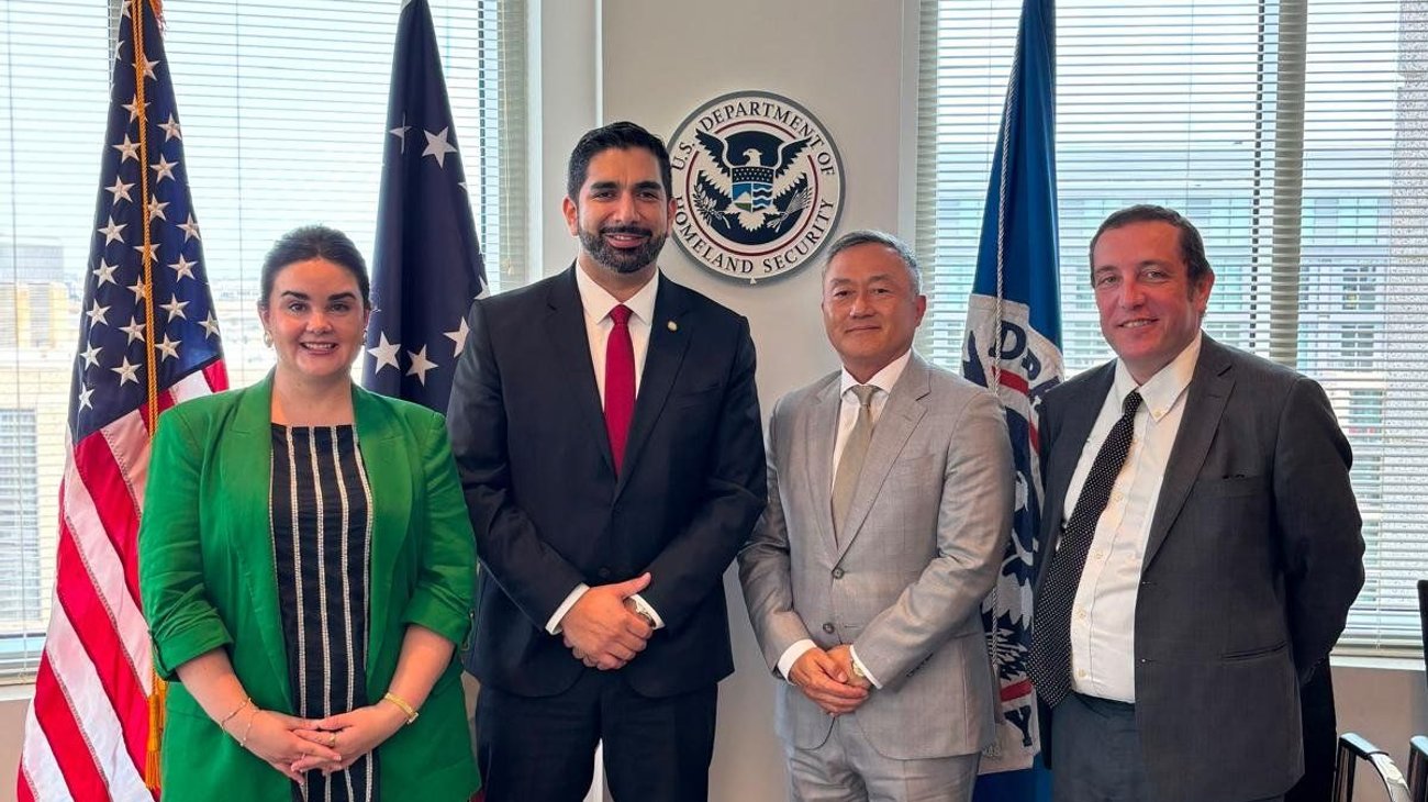 Embajador de México en EUA se reúne con el director del ICE
