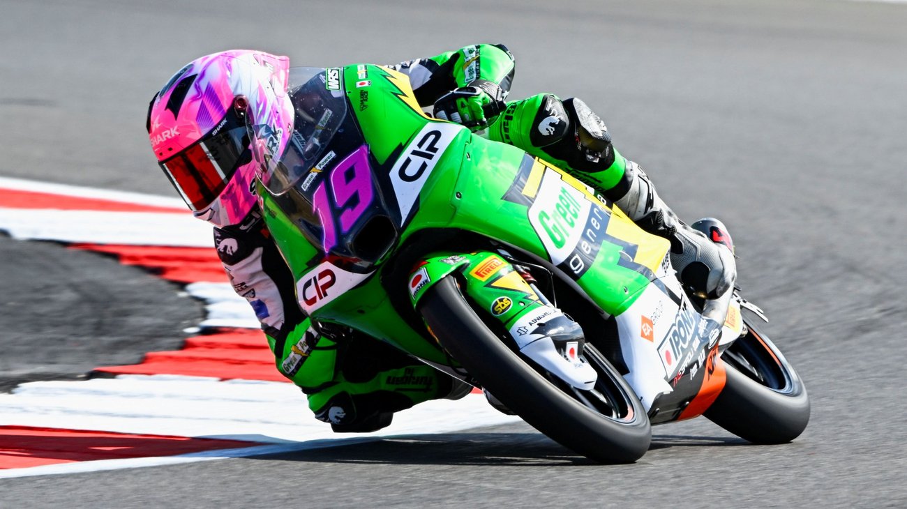 Scott Ogden conquista la pole en Silverstone y Quiles cae