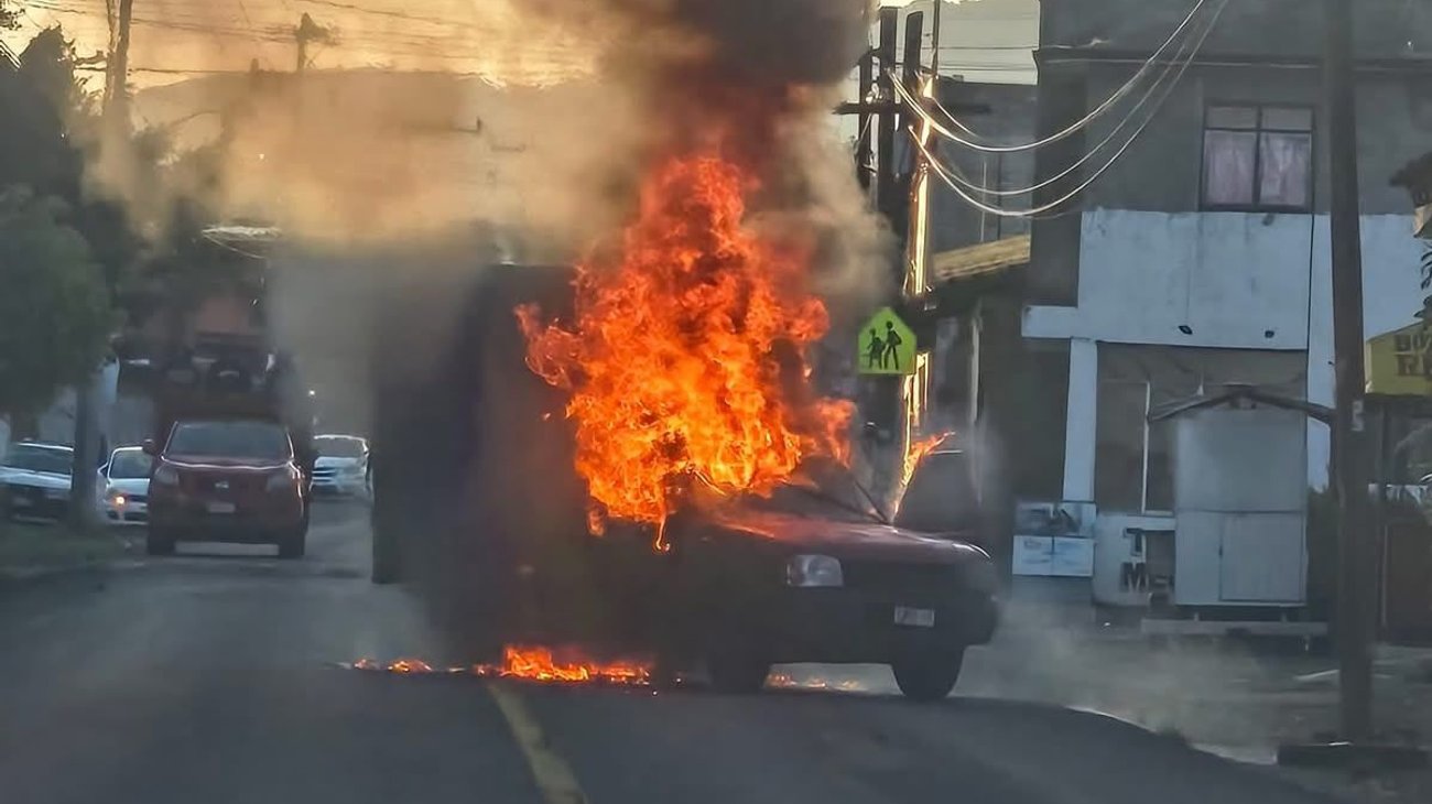 Violencia en Michoacán provoca bloqueos y quema de vehículos