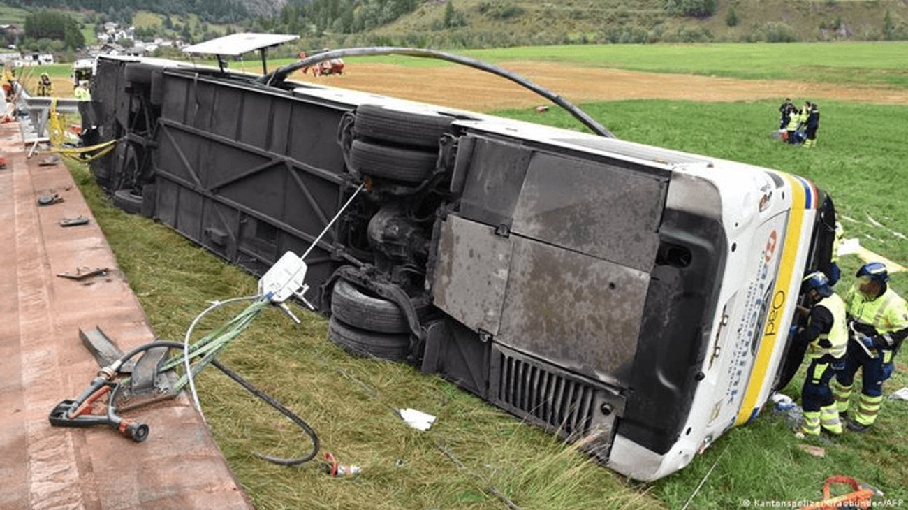 Cuatro muertos y 40 heridos tras accidente de autobús en Suiza