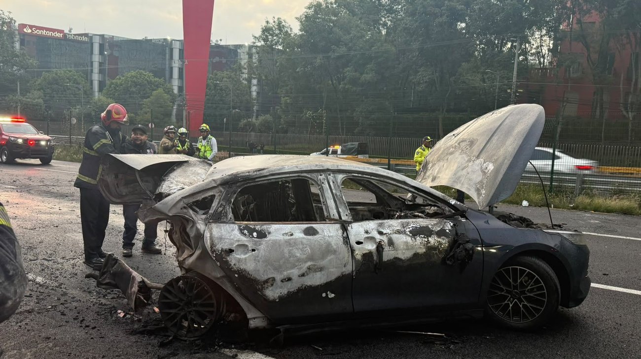 Choque deja dos muertos y cierra la México-Toluca