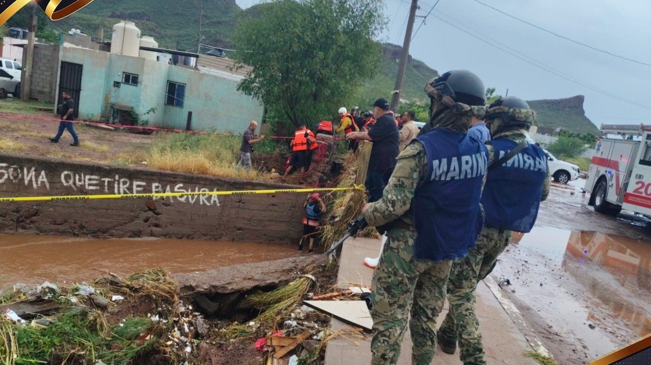 Lluvias en Los Cabos provocan inundaciones y arrastran vehículos