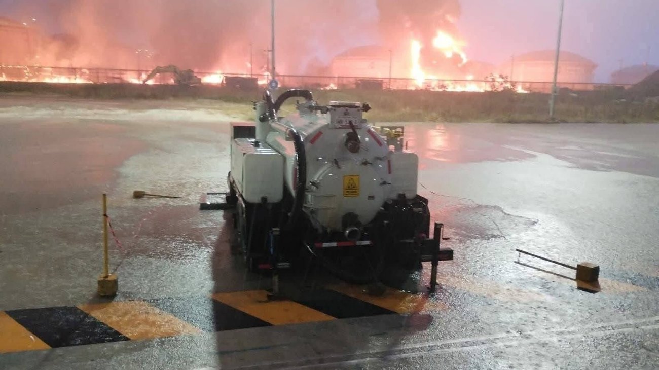 Incendio en refinería de Dos Bocas termina con cinco muertos