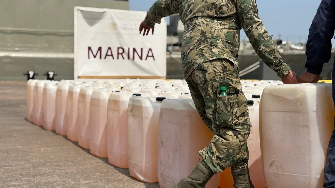 Decomisa Marina 6 mil litros de combustible en Michoacán
