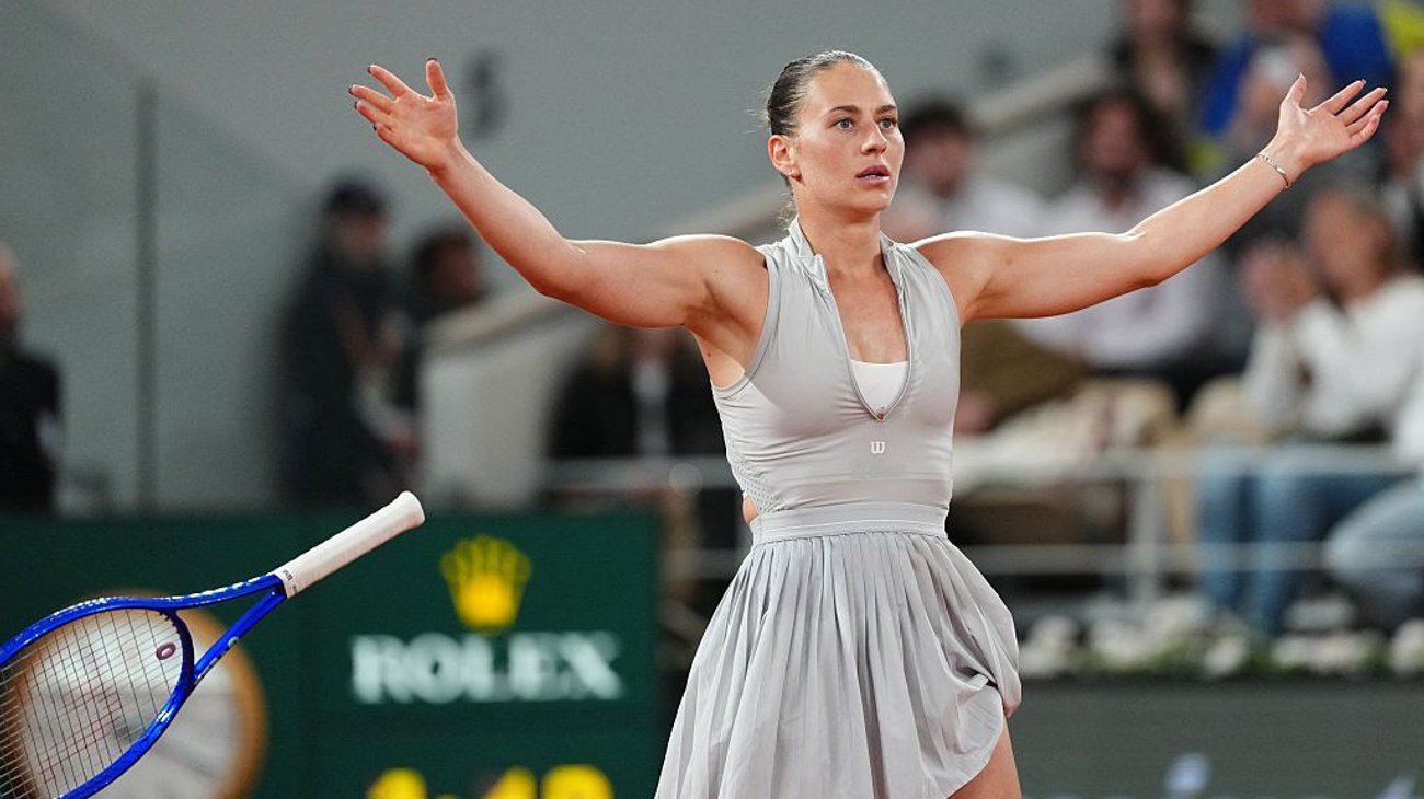 Tenista Mirra Andreeva avanza a semifinales de Roland Garros