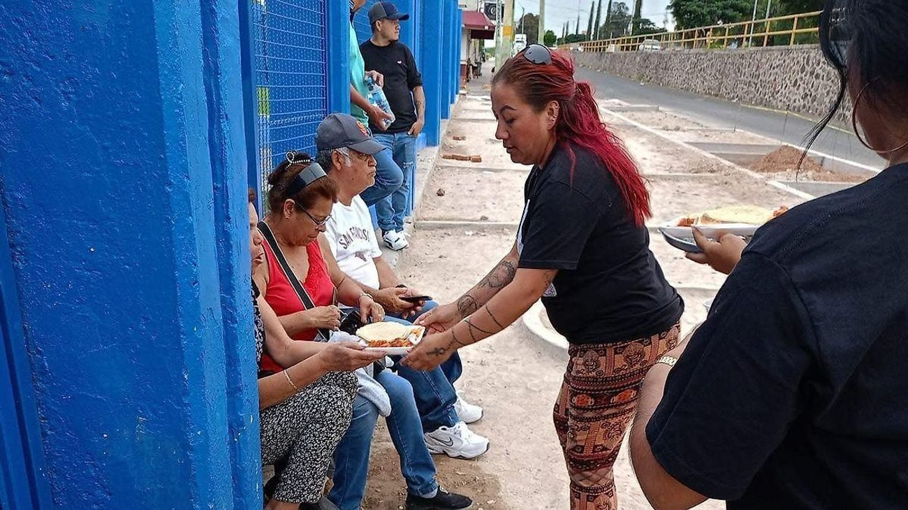 Asesinan a buscadora frente a hospital en Guanajuato