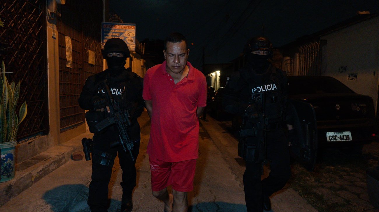 Ecuador detiene a mexicanos presuntamente vinculados al CJNG