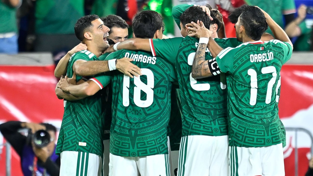 Con toque 'regio', México rescata el empate contra Perú