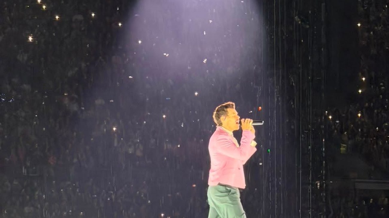 Harry Styles sufre caída en segunda fecha en la Ciudad de México