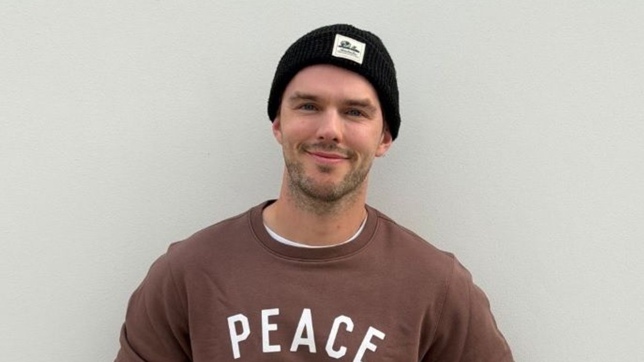Nicholas Hoult será Gilderoy Lockhart en serie de Harry Potter
