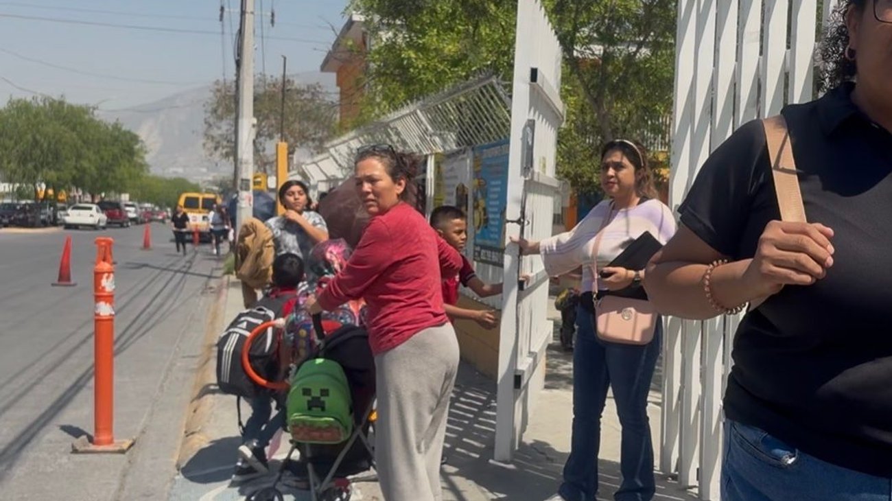 Piden padres se investigue caso de menor que ingirió cloro